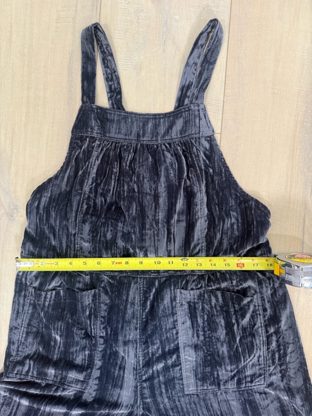 NATURAL LIFE Crushed Velvet Wide-Leg Jumpsuit in Charcoal Gray - Picture 4 of 7